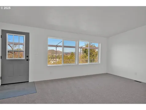 2545 W Military Avenue Roseburg OR 97471