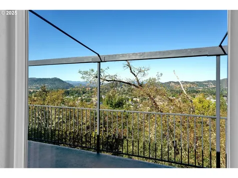 2545 W Military Avenue Roseburg OR 97471