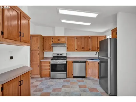 2545 W Military Avenue Roseburg OR 97471
