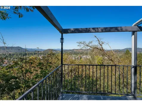 2545 W Military Avenue Roseburg OR 97471