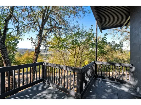 2545 W Military Avenue Roseburg OR 97471