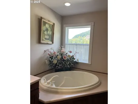 88098 Riverview Avenue Mapleton OR 97453