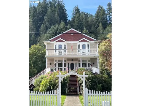 88098 Riverview Avenue Mapleton OR 97453