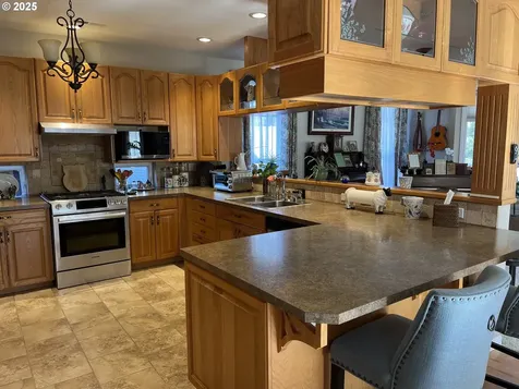 88098 Riverview Avenue Mapleton OR 97453