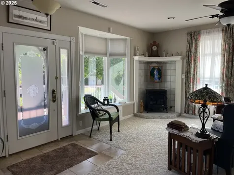 88098 Riverview Avenue Mapleton OR 97453