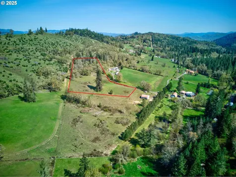 2119 San Souci Drive Roseburg OR 97471
