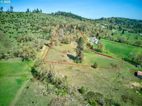 2119 San Souci Drive Roseburg OR 97471