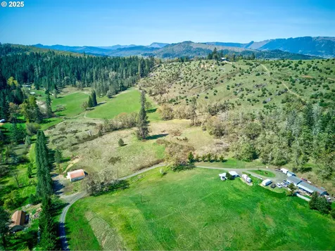 2119 San Souci Drive Roseburg OR 97471