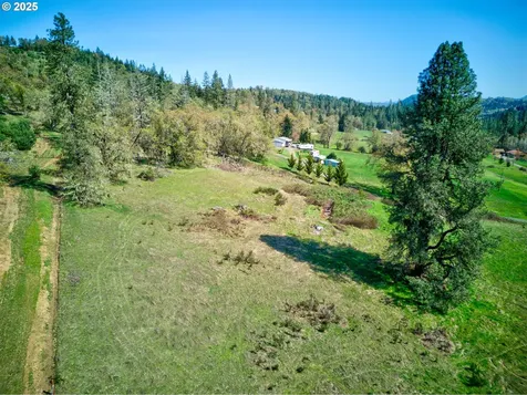 2119 San Souci Drive Roseburg OR 97471