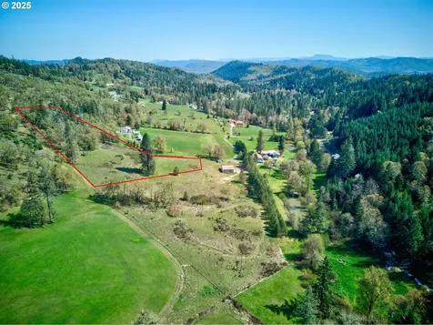 2119 San Souci Drive Roseburg OR 97471