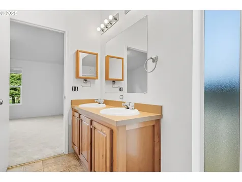 13996 Holcomb Boulevard Oregon City OR 97045