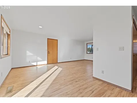 1200 E Johnson Court Newberg OR 97132