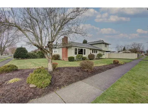 703 28th Avenue Longview WA 98632