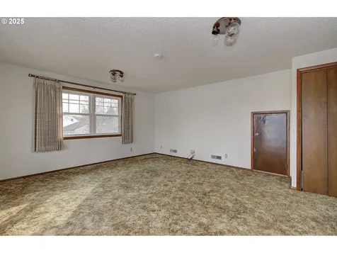 703 28th Avenue Longview WA 98632