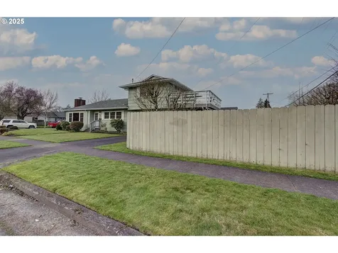 703 28th Avenue Longview WA 98632