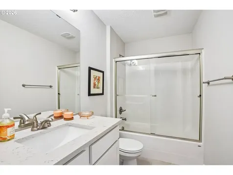 13715 NW 7th Place Vancouver WA 98685