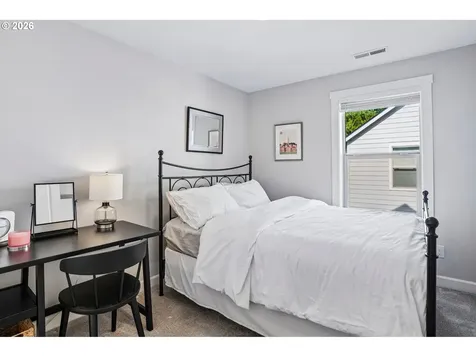 13715 NW 7th Place Vancouver WA 98685