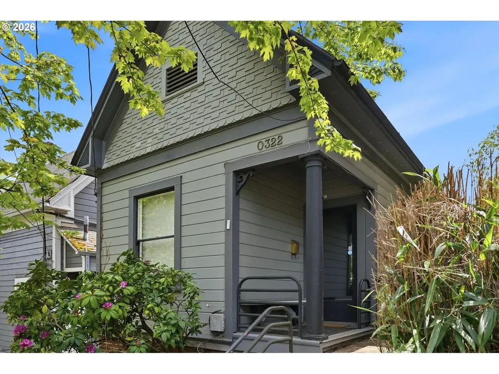 322 S Whitaker Street Portland OR 97239