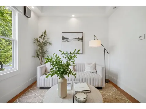 322 S Whitaker Street Portland OR 97239