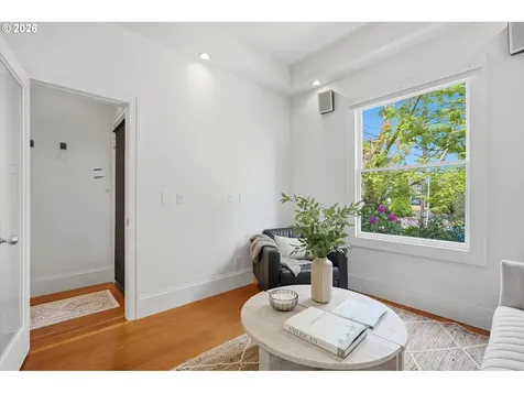 322 S Whitaker Street Portland OR 97239