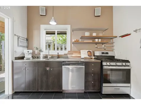322 S Whitaker Street Portland OR 97239
