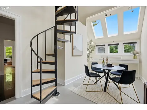 322 S Whitaker Street Portland OR 97239