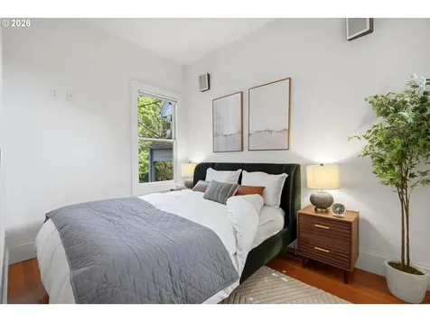 322 S Whitaker Street Portland OR 97239