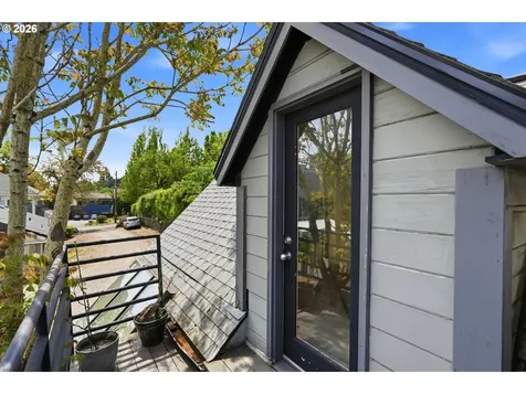 322 S Whitaker Street Portland OR 97239