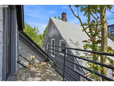322 S Whitaker Street Portland OR 97239