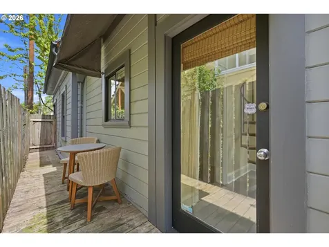 322 S Whitaker Street Portland OR 97239