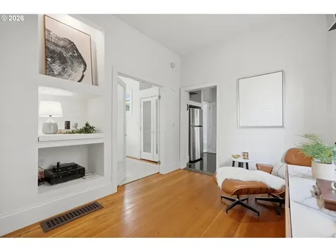 322 S Whitaker Street Portland OR 97239