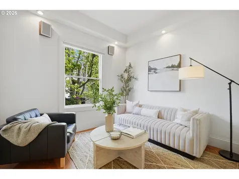 322 S Whitaker Street Portland OR 97239