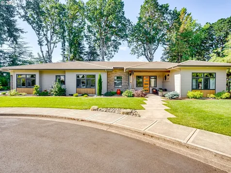 1154 SW Russ Lane Mcminnville OR 97128