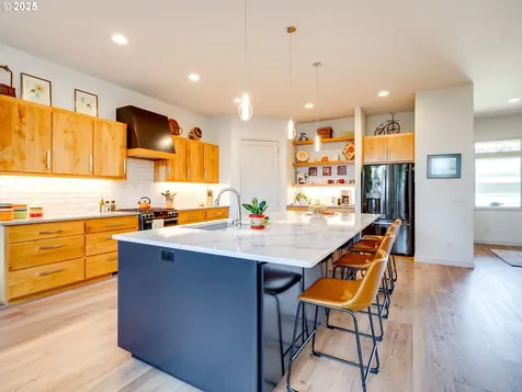 1154 SW Russ Lane Mcminnville OR 97128