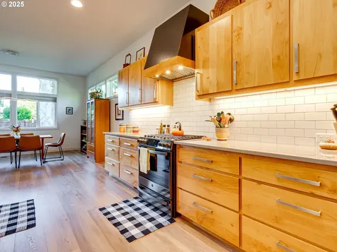 1154 SW Russ Lane Mcminnville OR 97128