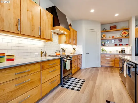1154 SW Russ Lane Mcminnville OR 97128