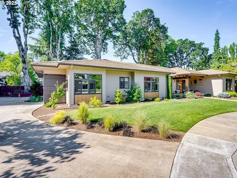 1154 SW Russ Lane Mcminnville OR 97128