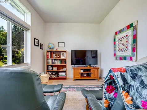 1154 SW Russ Lane Mcminnville OR 97128
