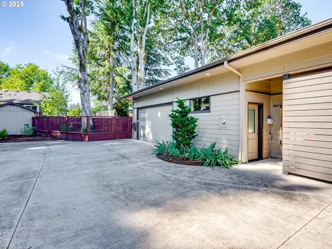 1154 SW Russ Lane Mcminnville OR 97128