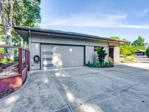 1154 SW Russ Lane Mcminnville OR 97128