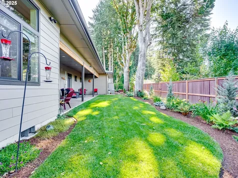1154 SW Russ Lane Mcminnville OR 97128