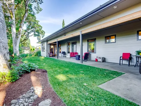 1154 SW Russ Lane Mcminnville OR 97128