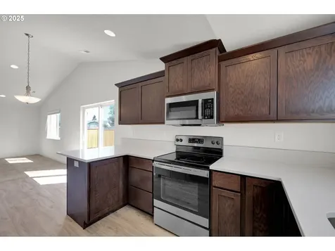 463 35th Street Springfield OR 97478