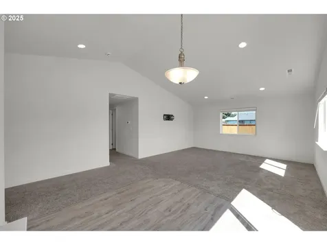 463 35th Street Springfield OR 97478