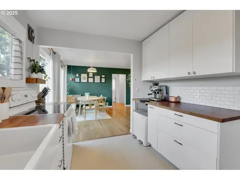 12340 SW Faircrest Street Portland OR 97225