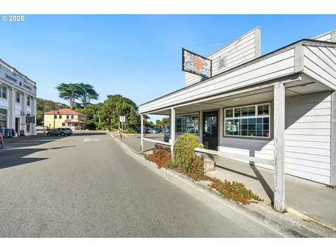 145 2nd Street Bandon OR 97411