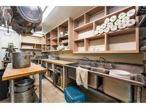 145 2nd Street Bandon OR 97411