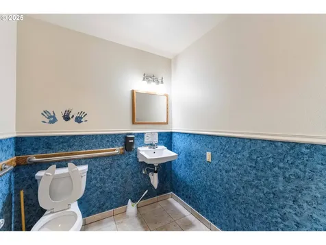 145 2nd Street Bandon OR 97411