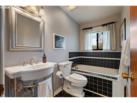 14830 NW Gillihan Road Portland OR 97231