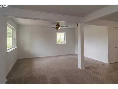 731 NE Casper Street Roseburg OR 97470